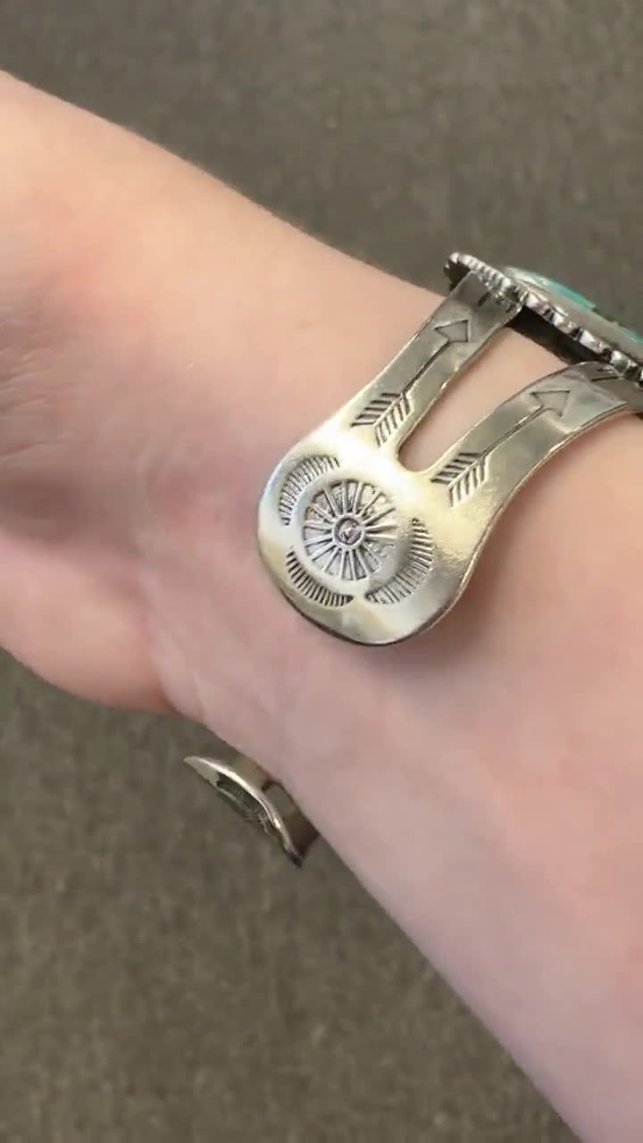フレッド・ハーヴェイ エラ ターコイズ カフ - スターリングシルバー